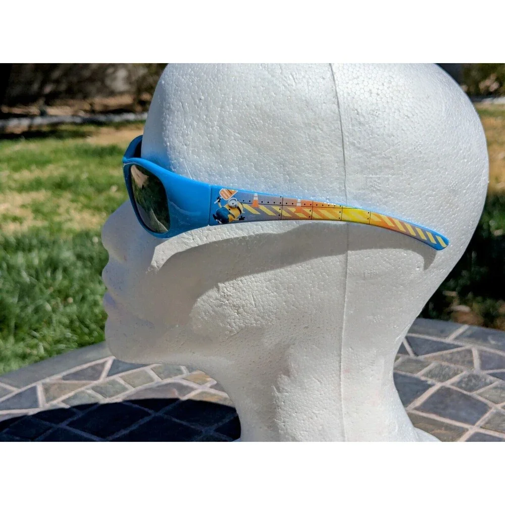 Despicable Me Minions Kids Wrap-Around Pan Oceanic Sunglasses UV Protection EUC